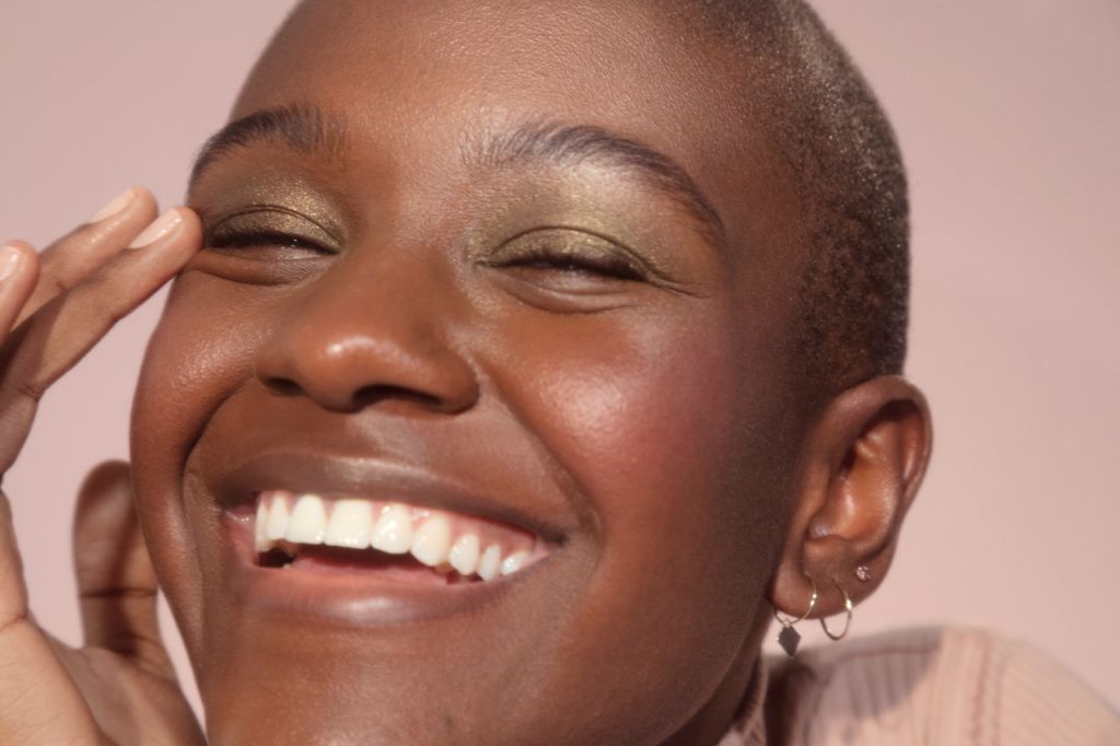 An image from Glossier's Lidstar campaign.