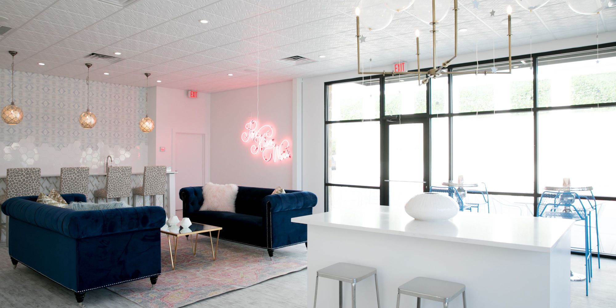 Shoppers Sip Champagne And Slather Lip Gloss At The New Elevé Cosmetics Flagship