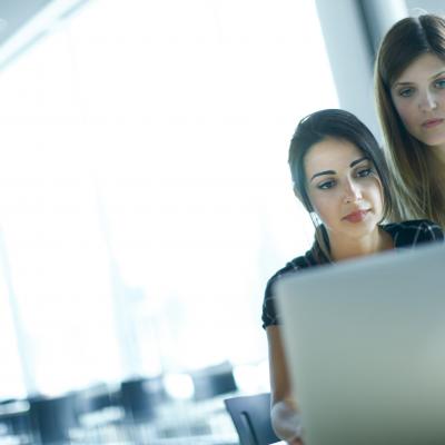 How Indie Beauty Entrepreneurs Effectively Manage Their Teams