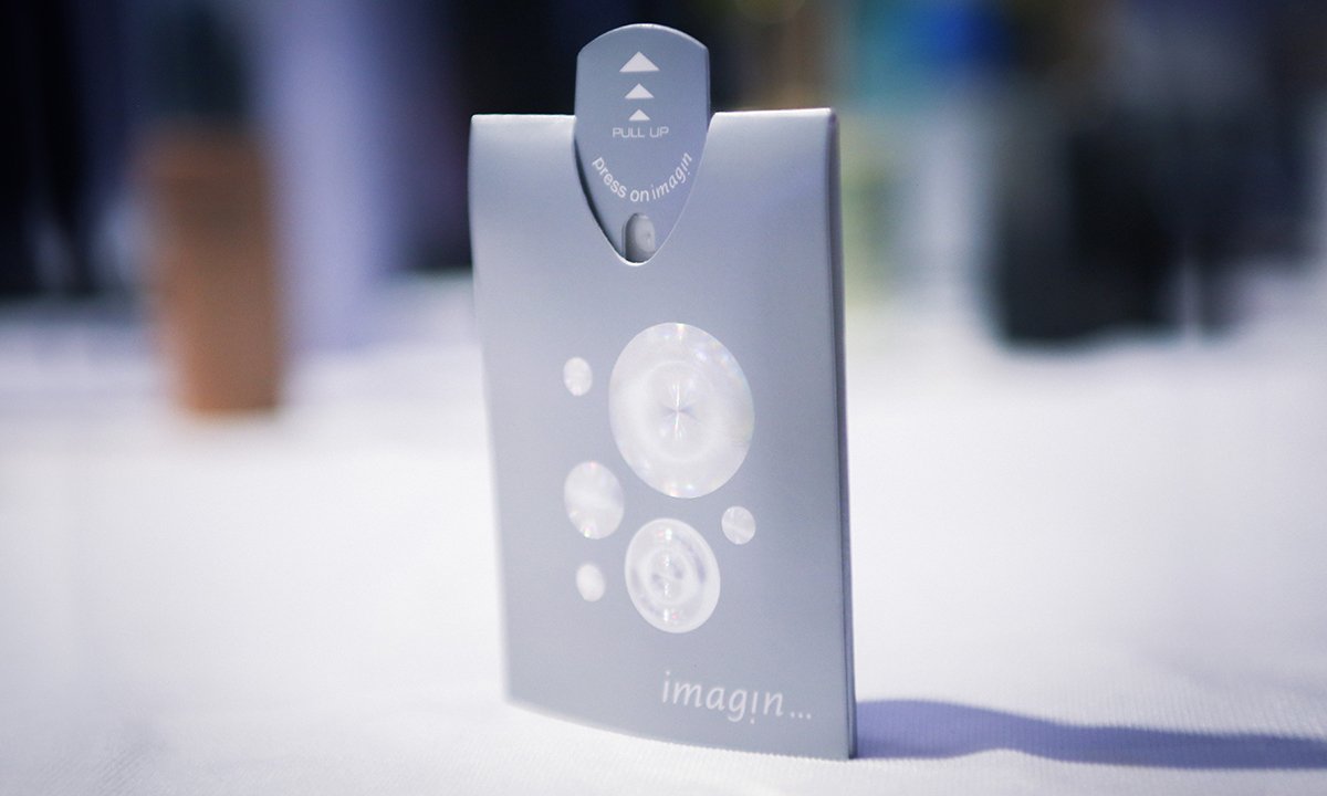 What’s in your wallet? The Imagin spray sampler from Aptar, just one of many imaginative offerings at Uplink Live, compresses to the size of a credit card and expands to deliver 6 sprays of fragrance.