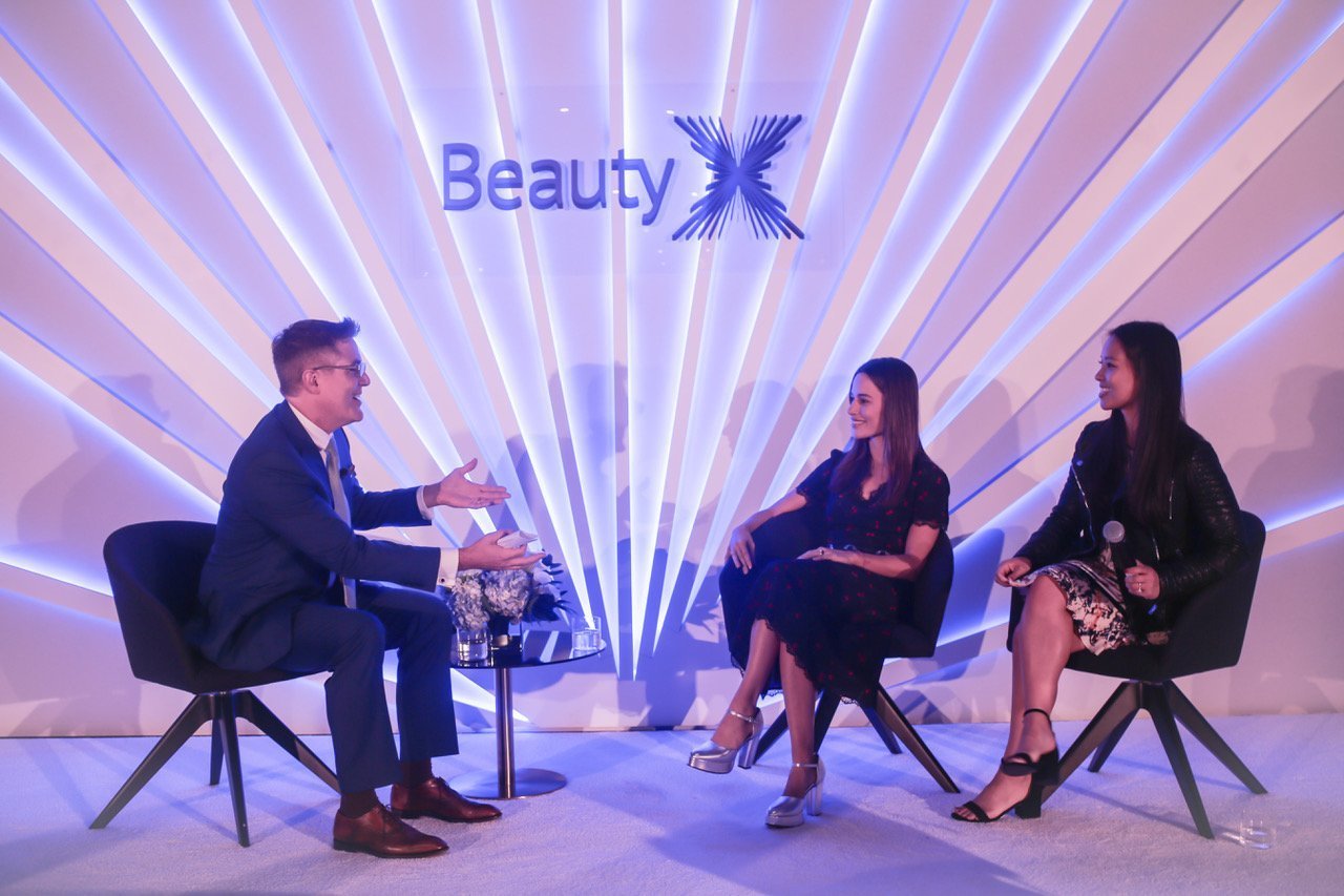 Sheena Yaitanes, center, on the stage of BeautyX Capital Summit 2018 sharing details of the Series A funding of Kosas headed by CircleUp Growth Partners. (At right, Alison Ryu, then of CircleUp, and Christopher Napolitano of Indie Beauty Media Group.)