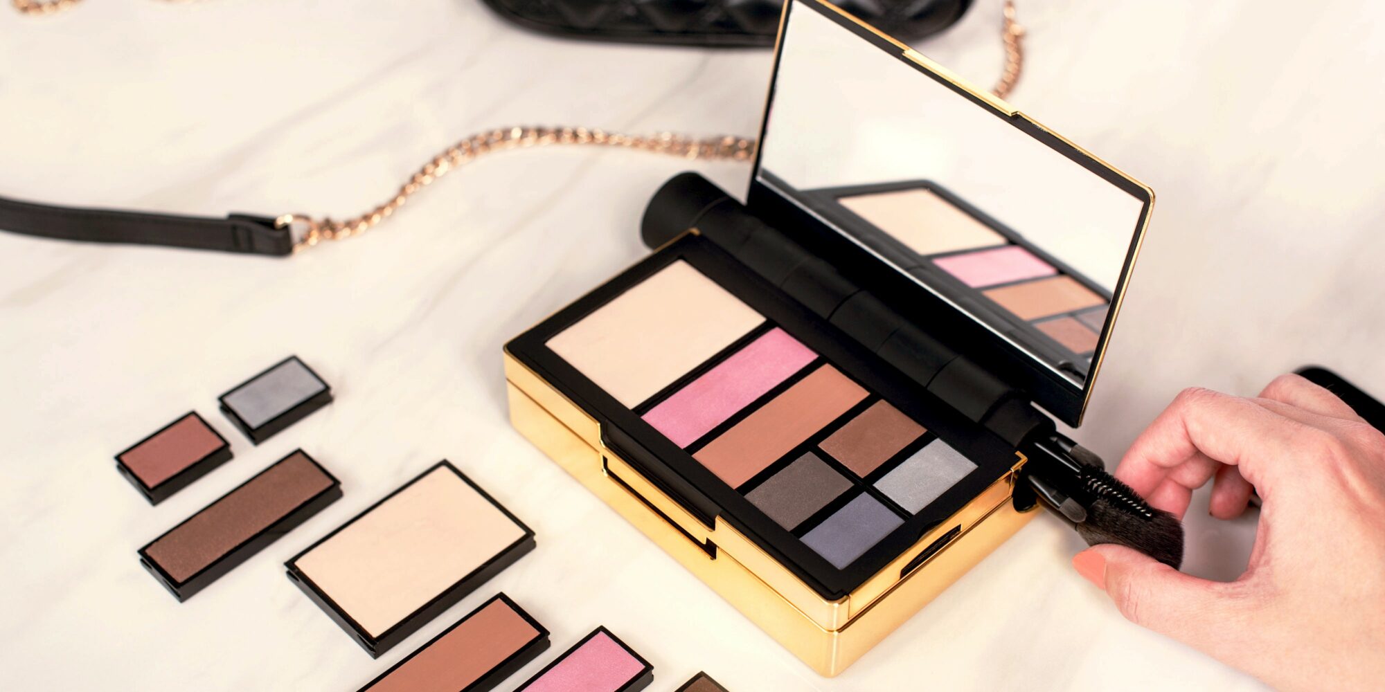 Customizable Palette Concept Renzoe Box Makes Organizing Makeup Easy And Earth-Friendly