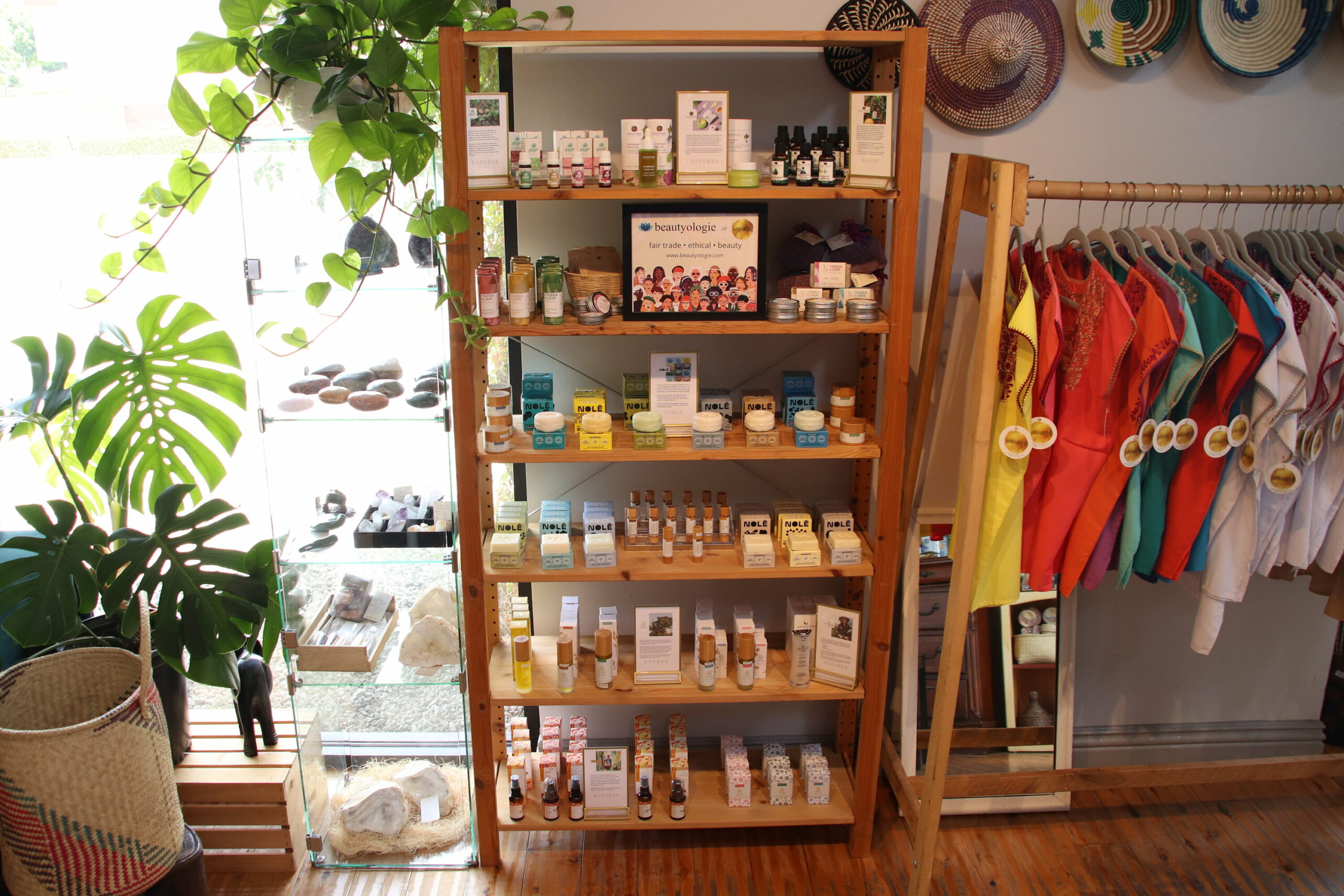 Beautyologie, the online destination for fair-trade and ethical beauty, has partnered with Long Beach boutique Amarte for its first brick-and-mortar concept