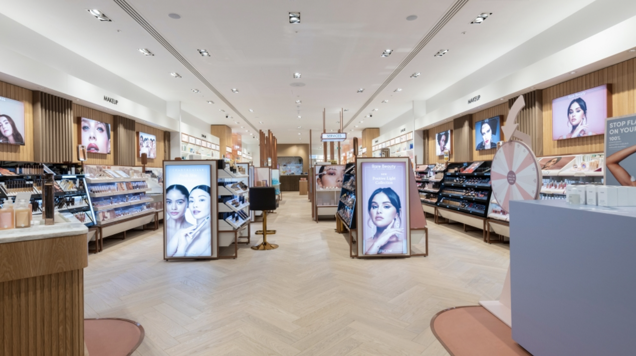 How Louis Vuitton Won Me Over with Experiential Retail (experience) 2023