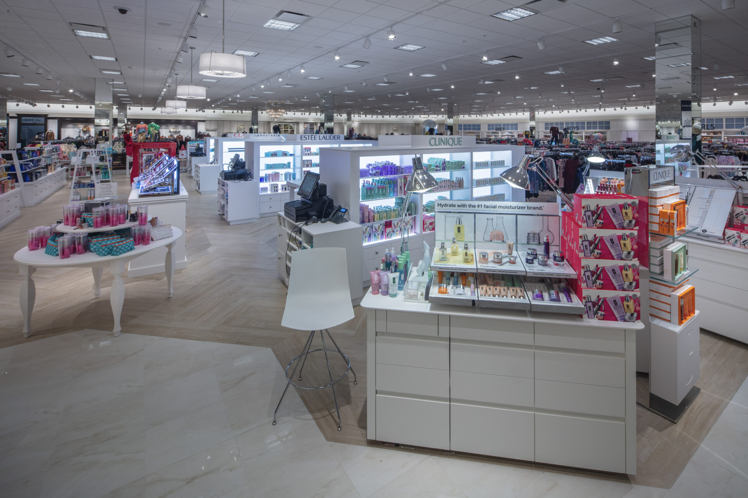 Von Maur Bucks The Department Store Slump With Beauty At The Forefront