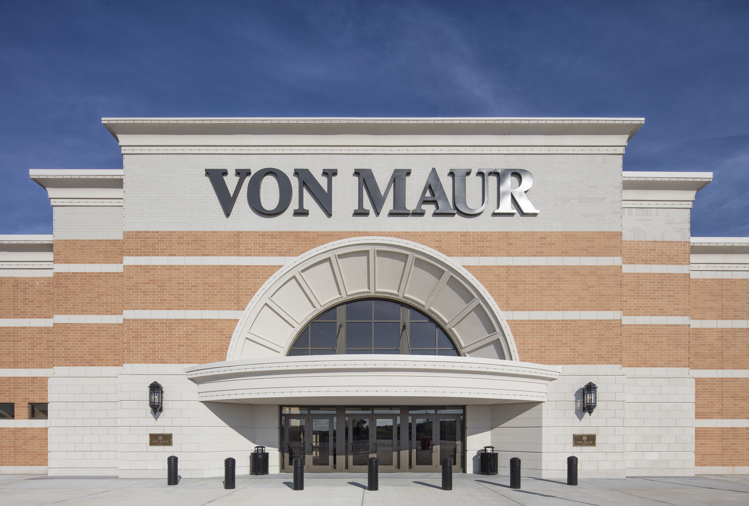 von maur logo