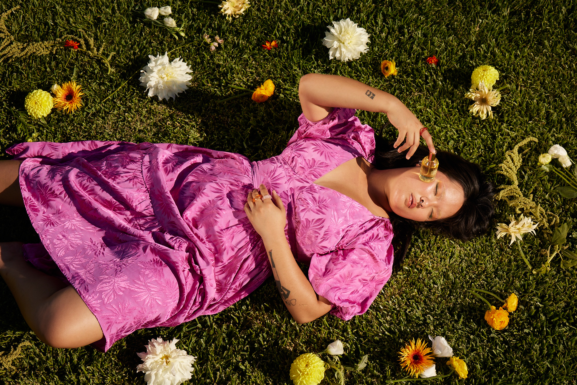 DedCool's New Fruity Floral Fragrance Sunlit Blooms Launches